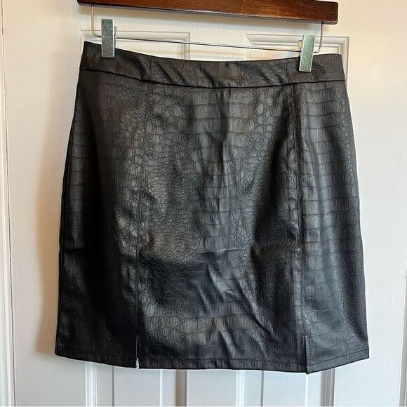 Black Snake Embossed Faux Leather Mini Skirt - Picture 4 of 9